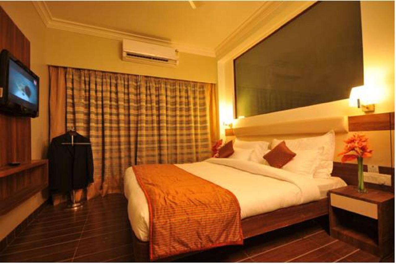 Daiwik Hotels Shirdi Exteriör bild